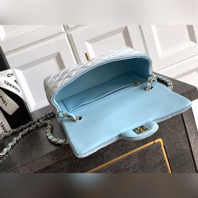 Синяя сумка Chanel из бархата с ромбов
