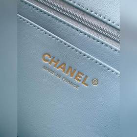 Синяя сумка Chanel из бархата с ромбов