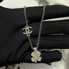 Chanel  Новая коллекция  Кулон «Четы