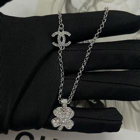 Chanel  Новая коллекция  Кулон виде 