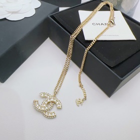 Chanel  Классическое колье с двойной 