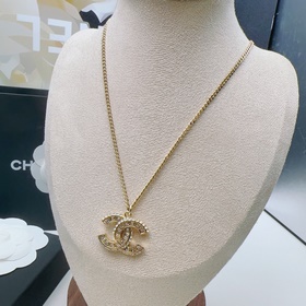 Chanel  Классическое колье с двойной 
