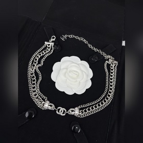 Новое серебряное колье Chanel с двойно