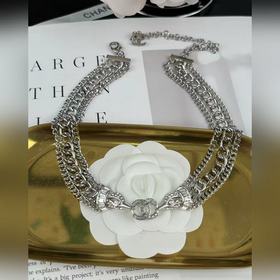 Новое серебряное колье Chanel с двойно