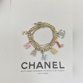 Набор из ожерелья и браслета Chanel En