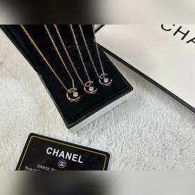 Chanel  Ожерелье в форме полукруга с 