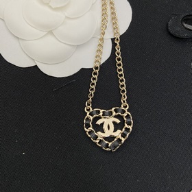 Chanel  Новое колье 25B Heart Lambski
