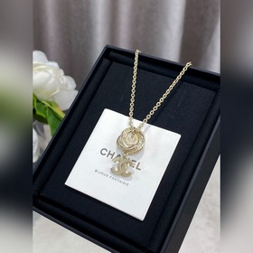 [Двойное колье Chanel с матовыми витым