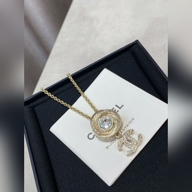 [Двойное колье Chanel с матовыми витым