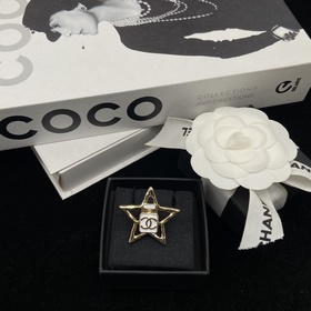 Брошь виде флакона духов Chanel Star