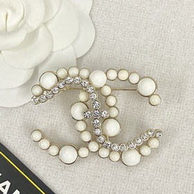Броши Chanel： популярные модели Новые