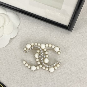 Броши Chanel： популярные модели Новые