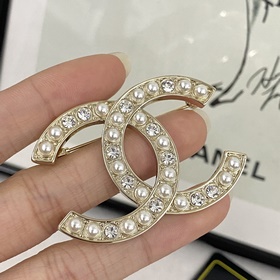 Броши Chanel： популярные модели Новые
