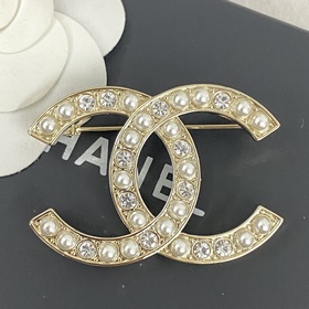 Броши Chanel： популярные модели Новые