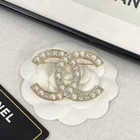 Броши Chanel： популярные модели Новые