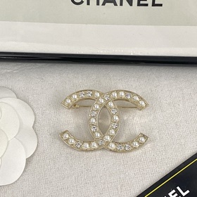 Броши Chanel： популярные модели Новые