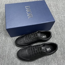 Dior представляет новые кроссовки B01