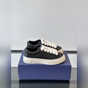 Кроссовки Dior B33 представляют собой