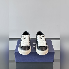 Кроссовки Dior B33 представляют собой