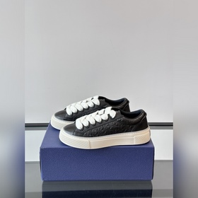 Кроссовки Dior B33 представляют собой