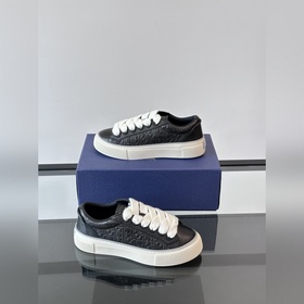 Кроссовки Dior B33 представляют собой