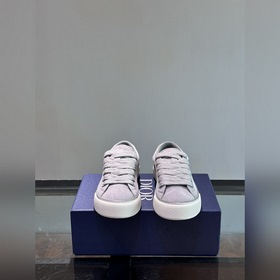 Кроссовки Dior B33 представляют собой