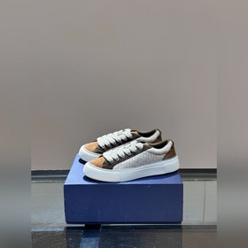 Кроссовки Dior B33 представляют собой