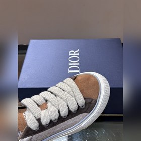 Кроссовки Dior B33 представляют собой 