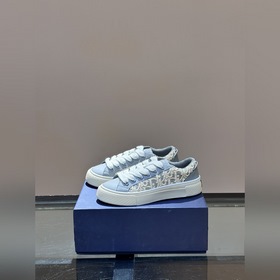 Кроссовки Dior B33 представляют собой