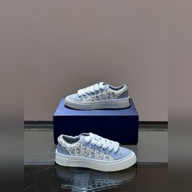 Кроссовки Dior B33 представляют собой