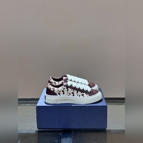 Кроссовки Dior B33 представляют собой