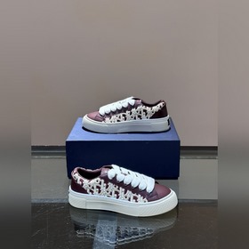Кроссовки Dior B33 представляют собой