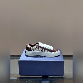 Кроссовки Dior B33 представляют собой 