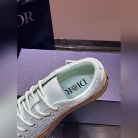 Кроссовки Dior B33 представляют собой 