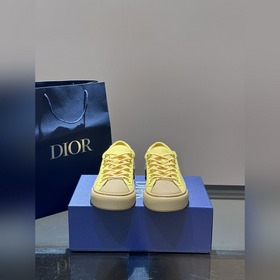 Кроссовки Dior B33 представляют собой