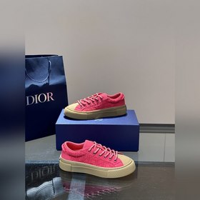 Кроссовки Dior B33 представляют собой