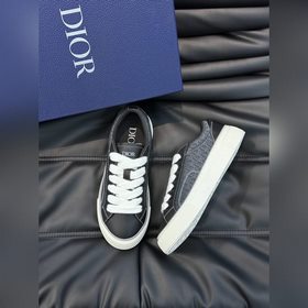 Кроссовки Dior B33 представляют собой