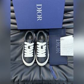 Кроссовки Dior B33 представляют собой
