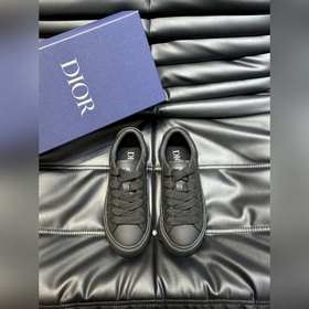 Кроссовки Dior B33 представляют собой