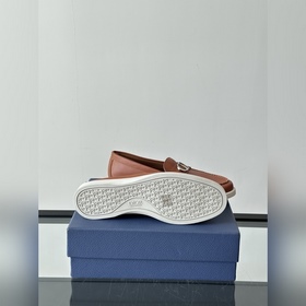 Мужские кожаные туфли DIOR, тщательно 