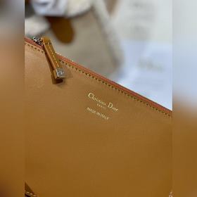 Небольшая сумка Dior Toujours из теляч
