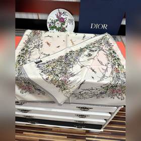 Новые поступления： Dior  [Двухцветны