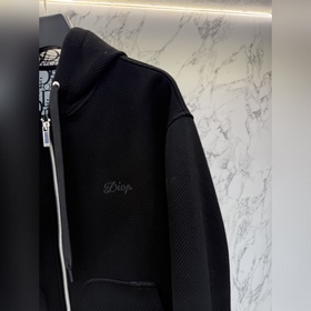 Коллекция Dior (шерсть) Осень 2026： но