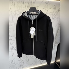 Коллекция Dior (шерсть) Осень 2026： но