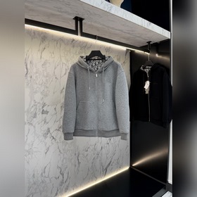 Коллекция Dior (шерсть) Осень 2026： но