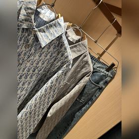 Новая модель унисекс-рубашки Dior осен