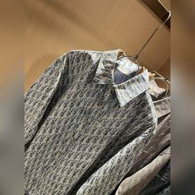 Новая модель унисекс-рубашки Dior осен