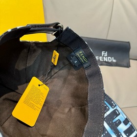 Новая аутентичная бейсболка Fendi в ко