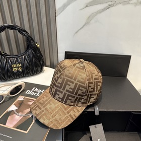 Винтажная бейсболка FENDI с монограммо