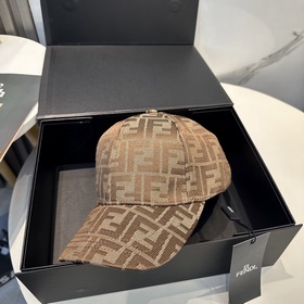 Винтажная бейсболка FENDI с монограммо